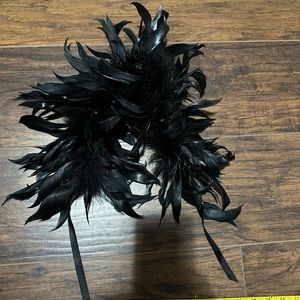 United Colors of Benetton’s Black feather scarf